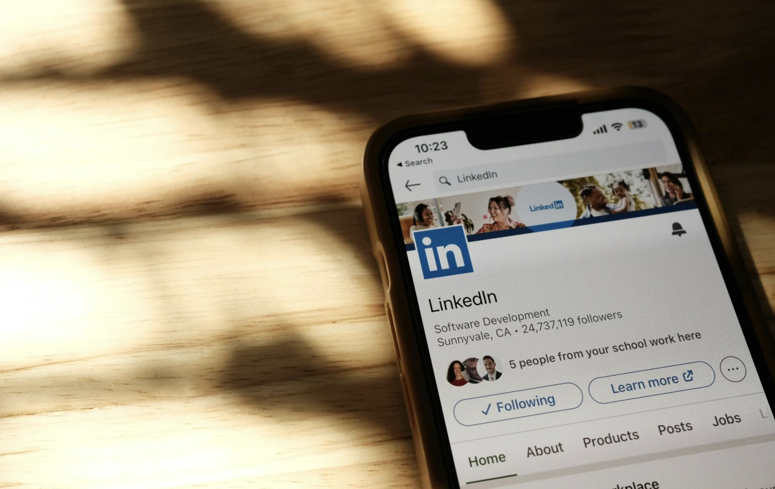 LinkedIn использует данные пользователей для обучения AI-моделей без явного согласия