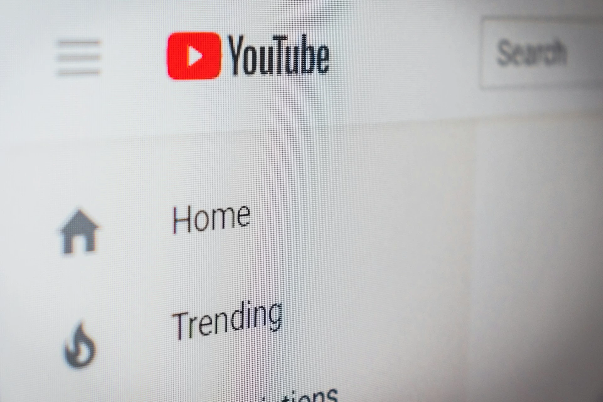 Россия штрафует Google за контент на YouTube о военной капитуляции