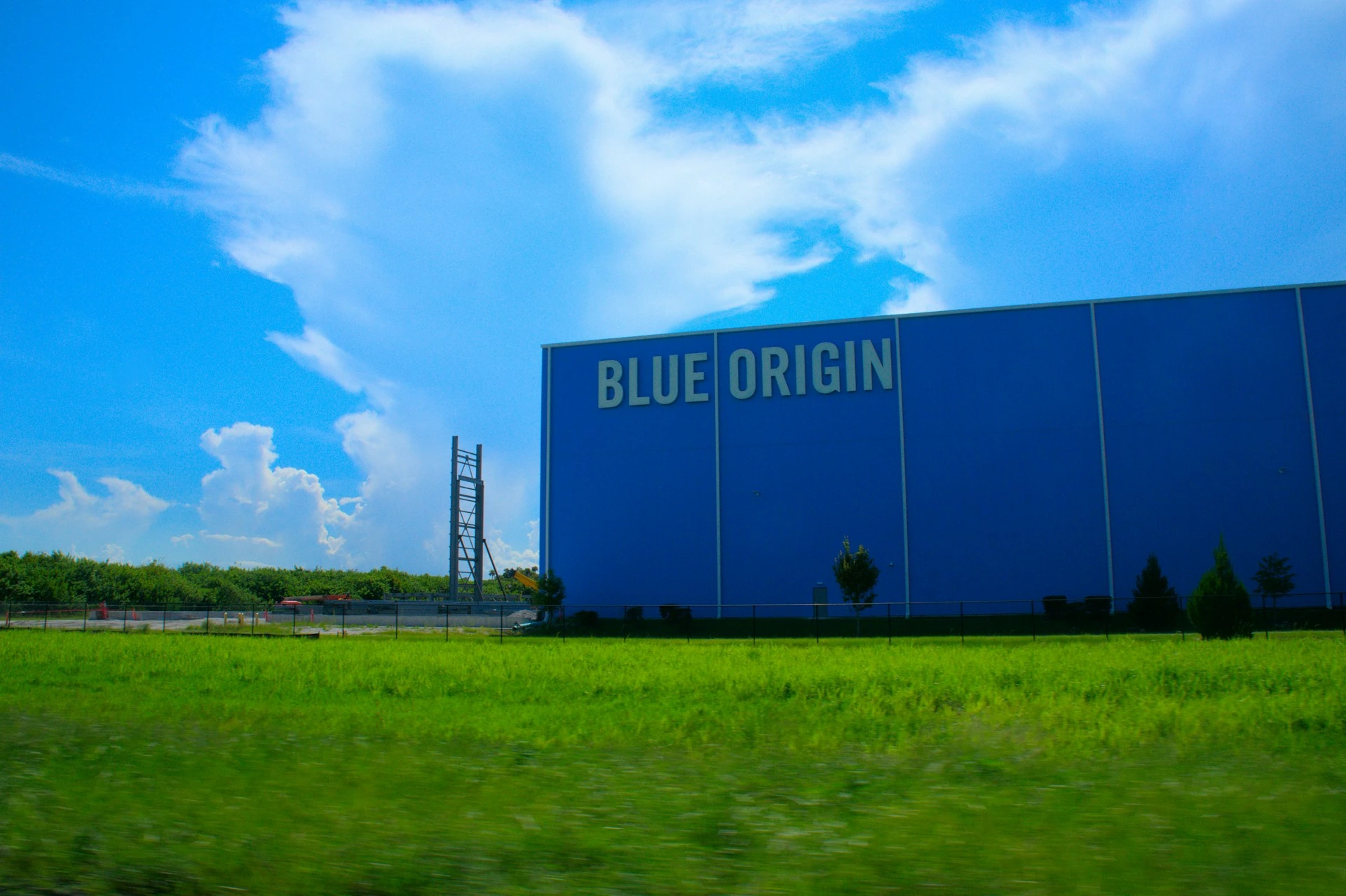 Blue Origin успешно запустила ракету New Shepard для эксперимента с лунной гравитацией