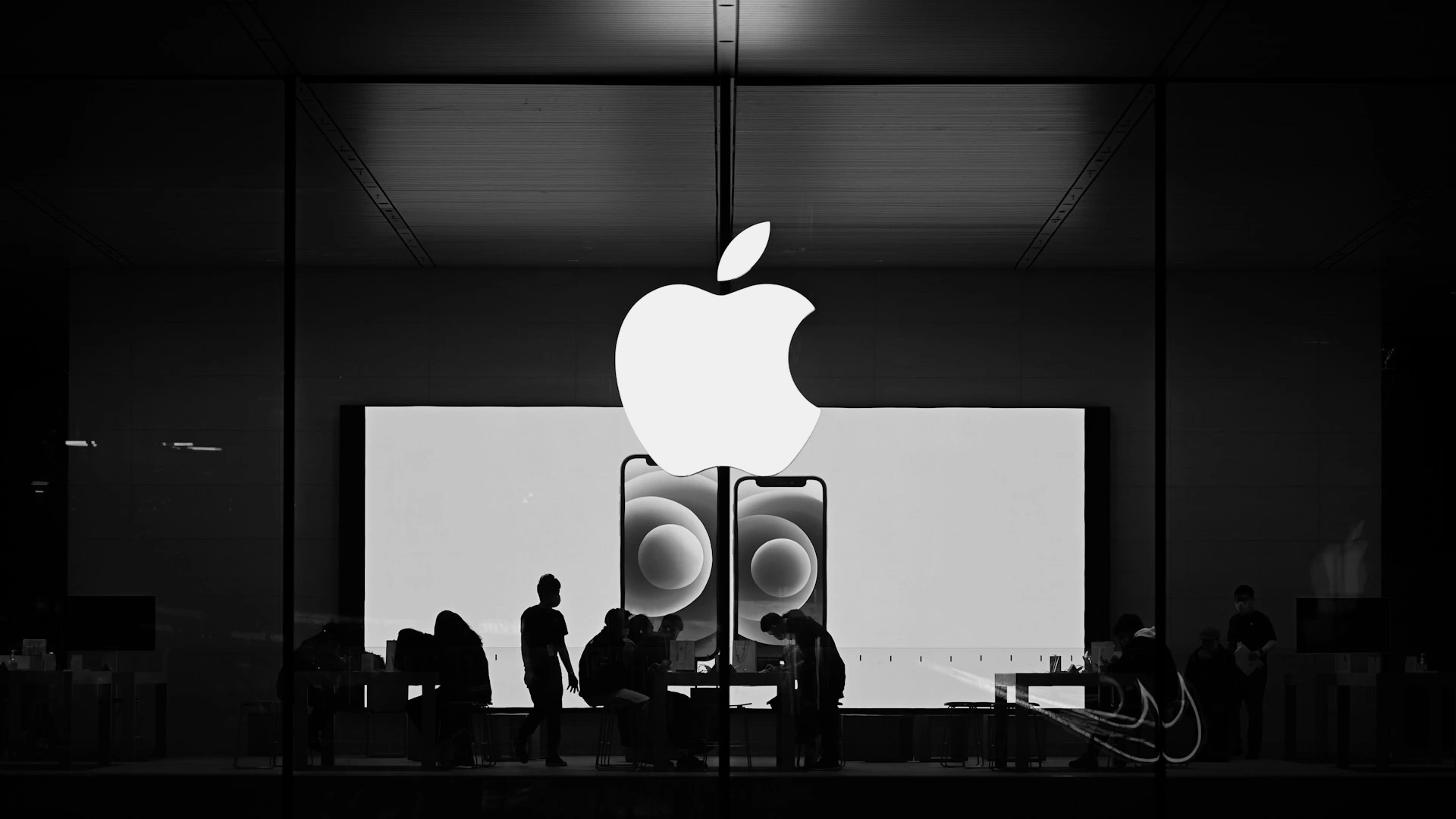 Apple объявляет о плане инвестиций в размере $500 миллиардов для стимулирования операций в США