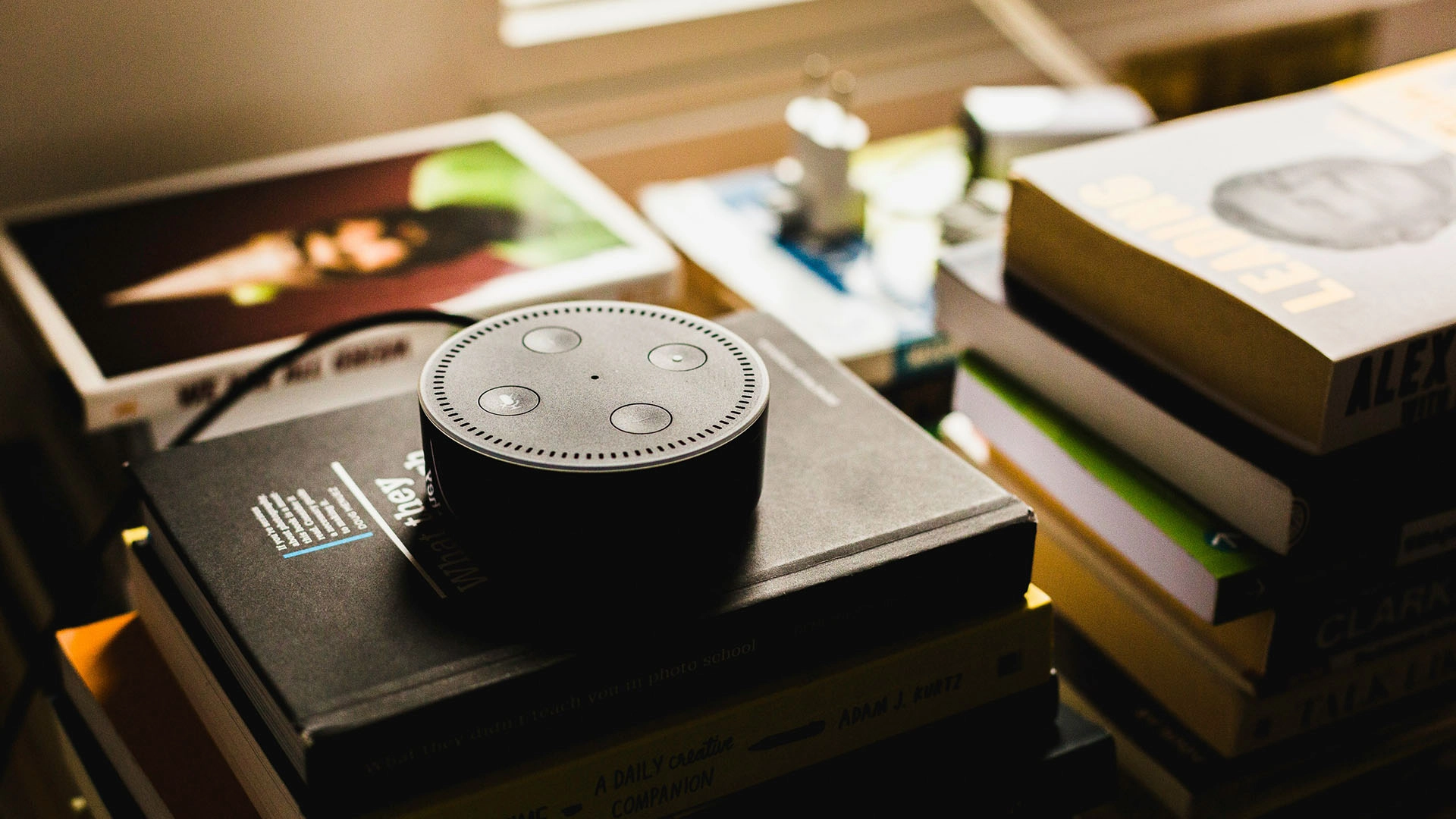 Возрастает беспокойство по поводу конфиденциальности: Alexa+ начинает хранить голосовые записи в облаке