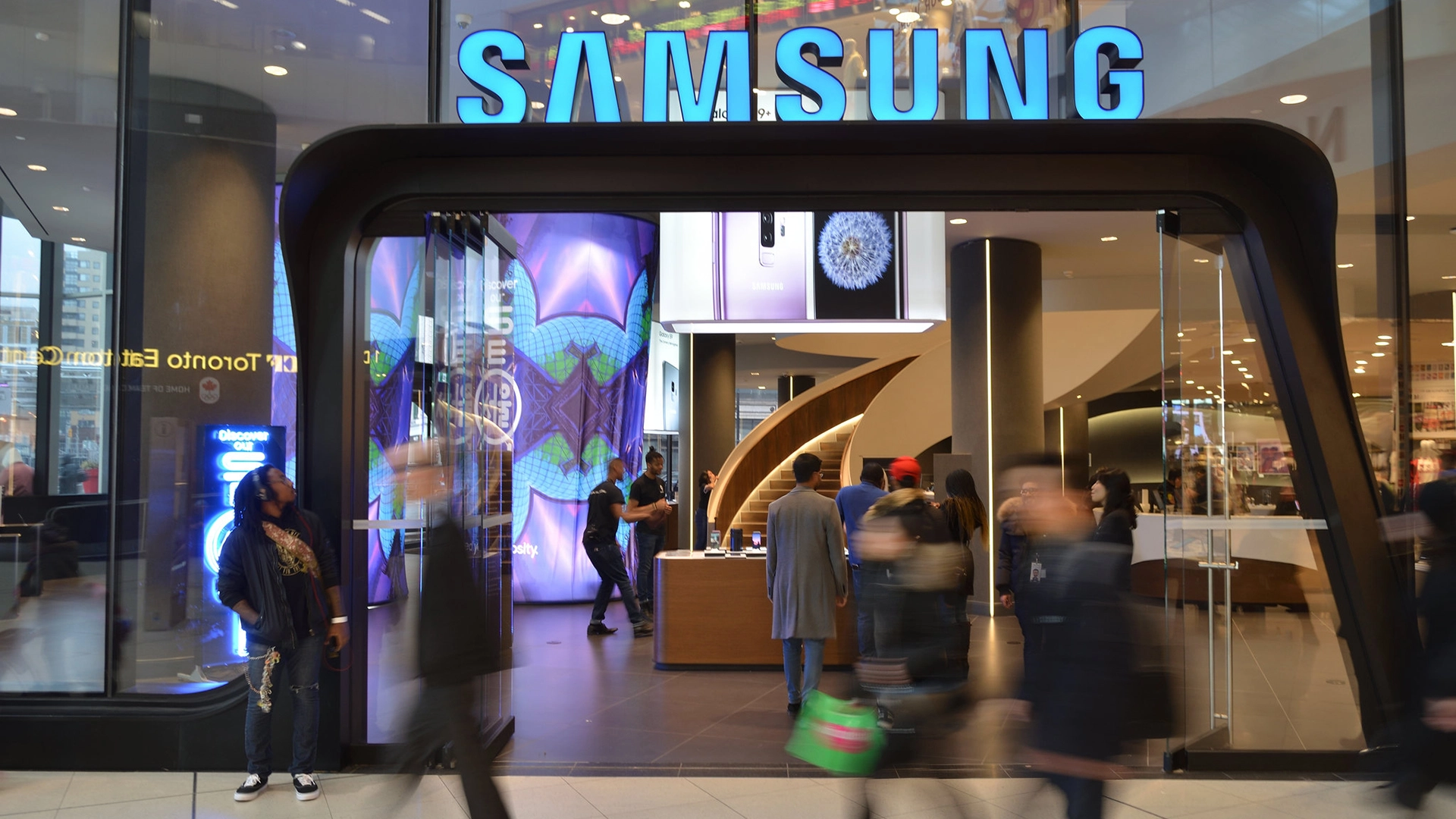 Утечка данных в Samsung Germany обнаружила персональную информацию 270 000 клиентов