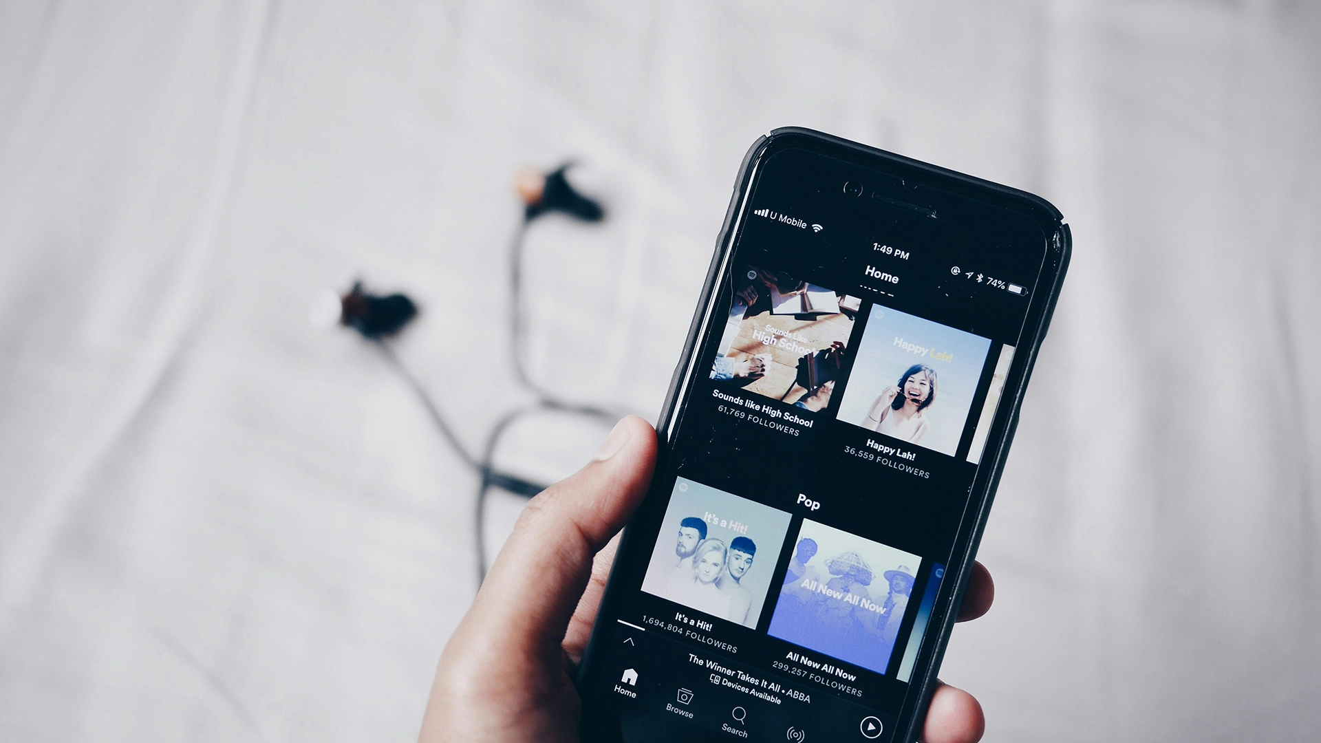 Spotify размещал поддельные подкасты, продававшие рецептурные препараты