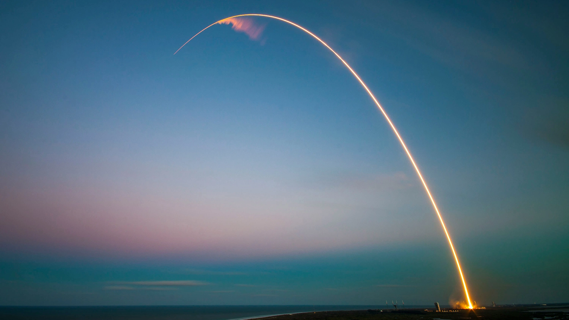 Ракета Starship компании SpaceX взрывается, в третий раз подряд проваливая испытательный полет
