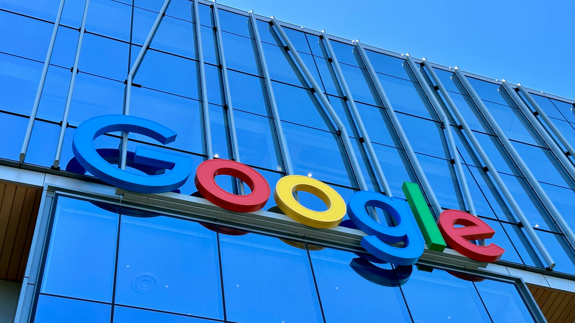 Google планирует инвестировать 25 миллиардов долларов в дата-центры и инфраструктуру ИИ