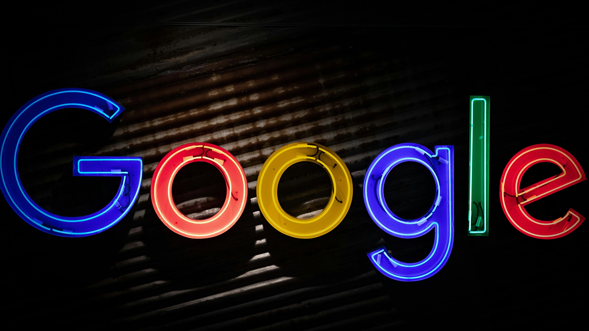 Google Столкнулся с Антимонопольным Иском в ЕС из-за Обзоров AI