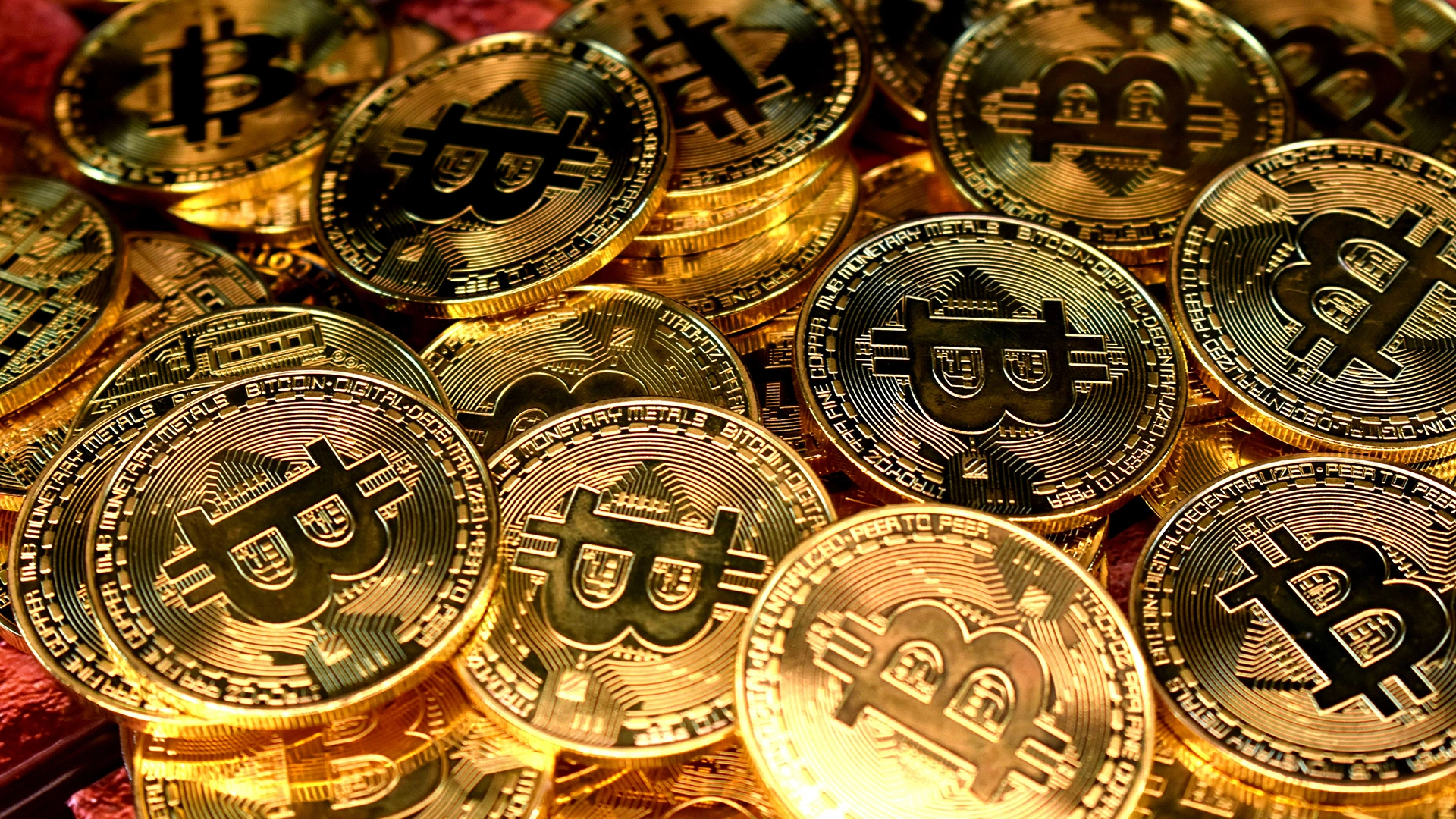 Биткоин впервые достиг отметки в $120,000