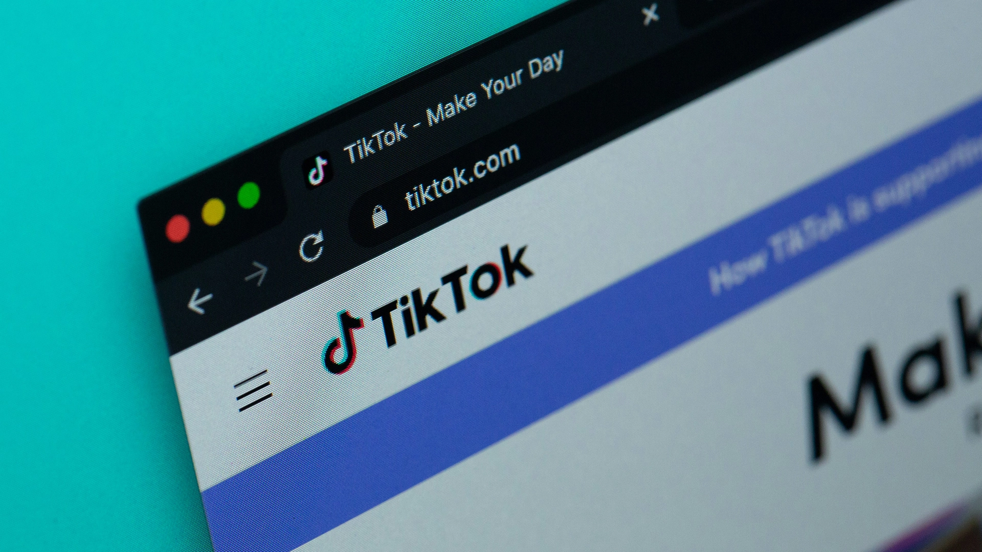Новый обман на TikTok использует рекламу с ИИ и шпионское ПО, чтобы ввести пользователей в заблуждение