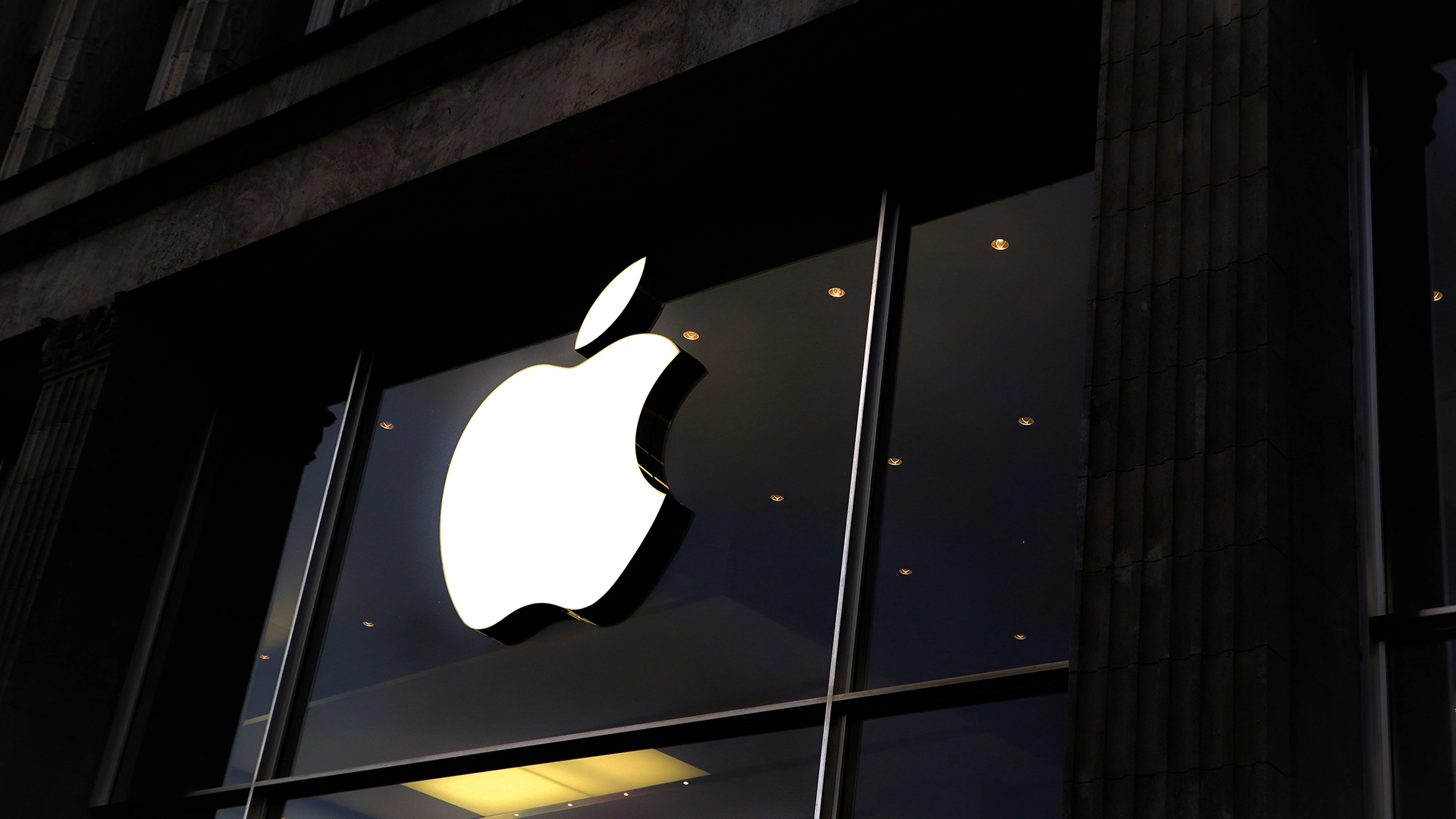 Apple увеличивает расходы на разработку ИИ